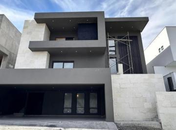 Casa · 718m² · 4 Recámaras · 3 Estacionamientos · Casa en Venta en Sierra Alta 9º Sector, Monterrey Nl