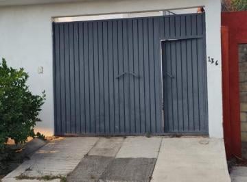 Casa · 200m² · 1 Estacionamiento · 4 Recamaras, Cerca Av Escuadron, Estadio.