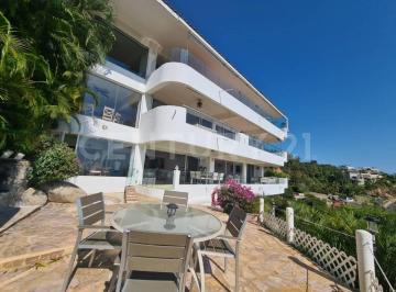 Departamento · 300m² · 4 Recámaras · 2 Estacionamientos · Departamento en Venta en Punta Brisa, Acapulco, Gro.