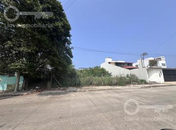 Terreno / Lote · 600m² · Terreno en Venta en Av Bellavista, Col. Puerto Mexico, Coatzacoalcos, Ver.