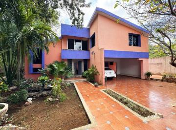 Casa de 3 habitaciones, Mérida · En Venta Casa de Dos Plantas en Chuburna con Terreno de 1237 m²