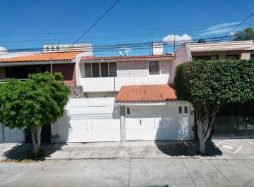 Casa · 148m² · 3 Recámaras · 1 Estacionamiento · Casa en San Jerónimo II