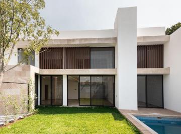 Casa · 205m² · 4 Recámaras · 2 Estacionamientos · Casa en Atlacomulco