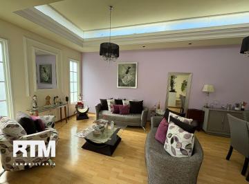 Casa · 244m² · 3 Recámaras · 2 Estacionamientos · Casa de Una Sola Planta en Venta, en Colinas del Parque