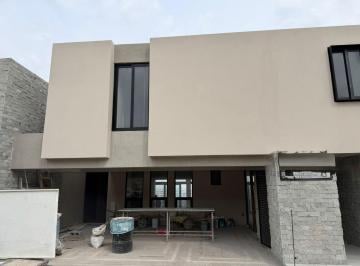 Casa · 427m² · 3 Recámaras · 3 Estacionamientos · Casa en Venta en Villandares Privadas del Pedregal