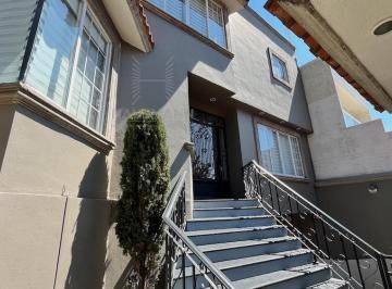 Casa · 410m² · 4 Recámaras · 4 Estacionamientos · Estupenda Casa en Venta en La Herradura