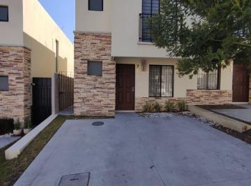 Casa · 3 Recámaras · 2 Estacionamientos · Casa en Fraccionamiento Capital Sur