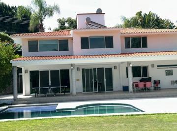 Casa de 3 habitaciones, Xochitepec · Casa con 1062 m² Superficie de Terreno, 3 Recámaras en Venta en Club de Golf Santa Fe