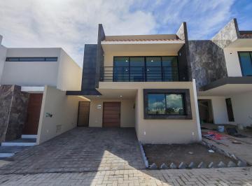 Casa en condominio · 216m² · 3 Recámaras · 2 Estacionamientos · Casa en Fraccionamiento El Sauco Las Haras Residencial Sur en Flor del Bosque, Puebla