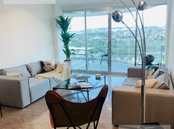 Departamento · 254m² · 3 Recámaras · 2 Estacionamientos · Kl/ Renta Departamento Totalmente Amueblado con Bonita Vista. 3 Rec Más Cto de Servicio.