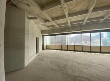 Oficina · 216m² · 8 Estacionamientos · Oficina en Renta en Obra Gris