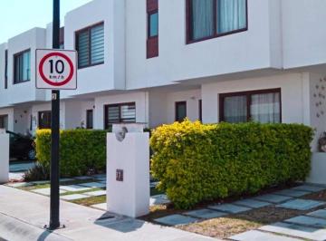 Casa de 3 habitaciones, Corregidora · Casa en Venta en Santa Fe Tlacote