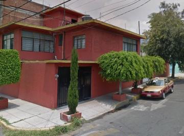 Casa de 3 habitaciones, Gustavo A. Madero · Casa en Venta. Calle Ramiriqui, Residencial Zacatenco, Gustavo A. Madero, Cdmx.