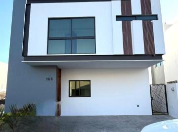 Casa de 4 habitaciones, Zapopan · Hermosa Casa Nueva en Solares Coto 7