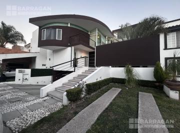 Casa · 730m² · 3 Recámaras · 2 Estacionamientos · Casa en Venta en Rinconada de Los Álamos