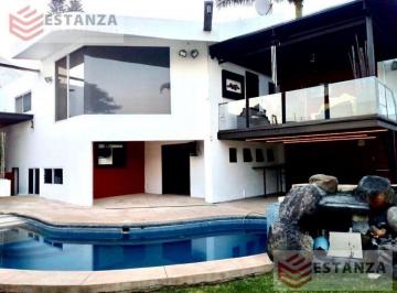 Casa · 573m² · 5 Recámaras · 2 Estacionamientos · Vista Hermosa Casa - Clave Cs423
