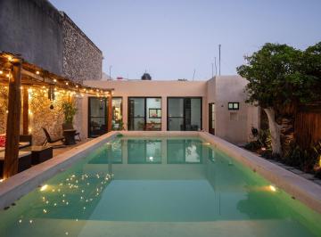 Casa · 304m² · 3 Recámaras · Casa Remodelada en El Centro Histórico de Mérida