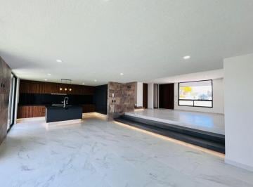 Casa de 4 habitaciones, San Andrés Cholula · Casa en Venta en Esquina con 204 m² Terreno, Lomas de Angelópolis