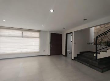 Casa · 285m² · 3 Recámaras · 2 Estacionamientos · Venta Preciosa Casa en Fraccionamiento La Mezza; San Andres Cholula Ubicación Estrategica
