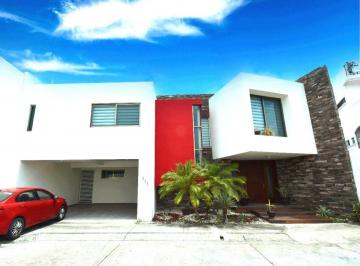 Casa de 3 habitaciones, Centro · Casa en Venta Zona Country