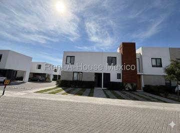 Casa de 2 habitaciones, Querétaro · Casa en Venta con 2 Hab, 3b, en Altos de Juriquila, Queretaro, Mexico.