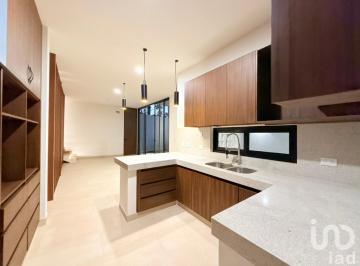 Casa · 182m² · 3 Recámaras · 2 Estacionamientos · Casa Nueva en Benito Juarez Norte en Merida Yucatan