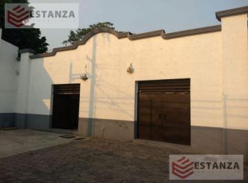 Bodega comercial · 670m² · 9 Estacionamientos · Centro Bodega - Clave Br677
