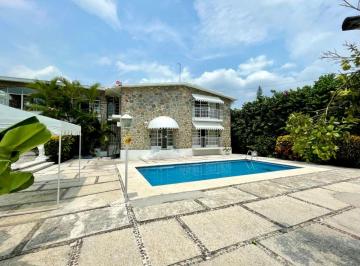 Casa de 4 habitaciones, Cuernavaca · Casa Clásica en Venta – Fracc. Burgos, Cuernavaca