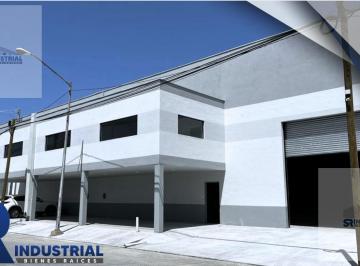 Bodega comercial · 920m² · 4 Estacionamientos · Bodega en Renta en Guadalupe