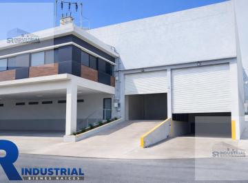 Bodega comercial · 1000m² · 4 Estacionamientos · Bodega en Renta en Santa Catarina