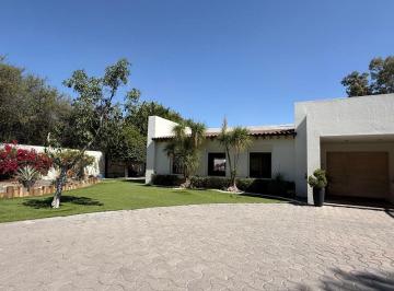 Casa de 5 habitaciones, Querétaro · Renta/venta de Casa en Jurica, Queretaro
