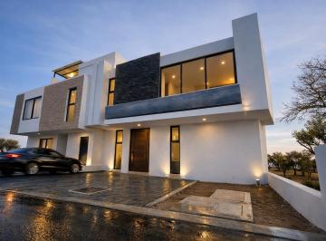 Casa de 3 habitaciones, Querétaro · Casa en Venta en Preserve Juriquilla, 3 Recámaras, 2.5 Baños, 2 Autos, Jardín