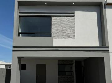 Casa · 203m² · 3 Recámaras · 2 Estacionamientos · Casa en Rinconada Colonial