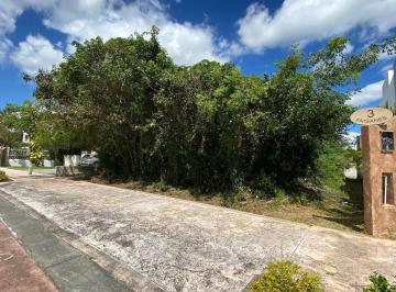 Terreno / Lote · 850m² · Terreno en Venta en Cancún en Residencial Lagos del Sol con Vista a La Laguna