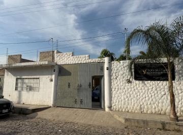 Bodega comercial · 316m² · 5 Estacionamientos · Terraza en Venta