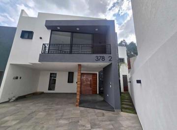 Casa · 310m² · 3 Recámaras · 2 Estacionamientos · Casa en Venta en Fraccionamiento Arboreto.