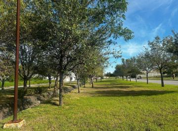Terreno / Lote · 162m² · 2 Estacionamientos · Terreno Residencial en Venta en Cadereyta Fraccionamiento Privado