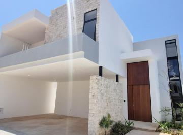 Casa · 316m² · 3 Recámaras · 3 Estacionamientos · Casa en Venta Lenora Residencial