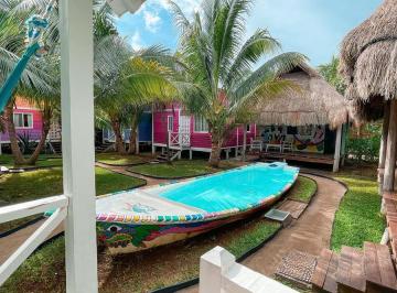 Edificio · 800m² · 12 Recámaras · 10 Estacionamientos · Hotel en Venta en Holbox