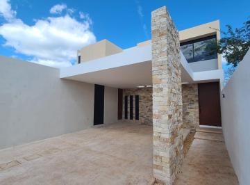 Casa · 320m² · 4 Recámaras · 4 Estacionamientos · Casa en Venta en Temozon, Merida, Yucatan