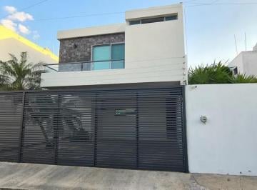 Casa · 207m² · 3 Recámaras · 2 Estacionamientos · Casa en Venta Montebello