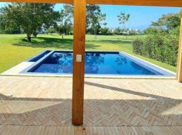 Casa de 4 habitaciones, Cuernavaca · Casa en Venta en Paraiso Country con Vista Al Campo