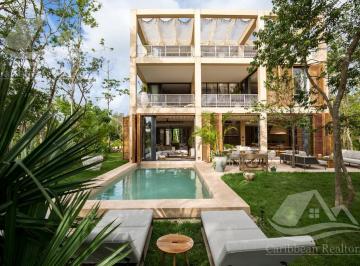 Casa · 311m² · 4 Recámaras · 2 Estacionamientos · Casa en Venta en Playa del Carmen Palm Villas Corasol