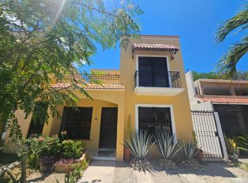 Casa · 174m² · 3 Recámaras · 2 Estacionamientos · Venta Casa en Residencial Marsella, con Habitación y Baño Completo en Planta Baja