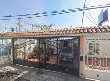 Casa de 4 habitaciones, Guadalajara · ¡Vive o Invierte en Una de Las Zonas Mejor Conectadas de Guadalajara!