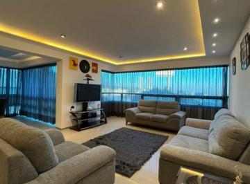 Departamento · 225m² · 4 Recámaras · 2 Estacionamientos · Departamento - Balcones del Campestre