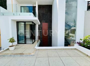 Casa · 270m² · 5 Recámaras · 2 Estacionamientos · Casa en Venta Residencial Rio - Paneles Solares