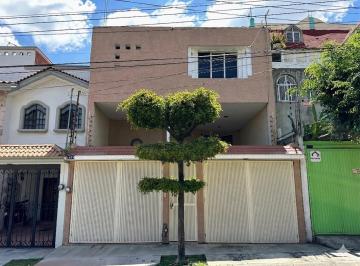 Casa · 262m² · 4 Recámaras · 2 Estacionamientos · Casa en Residencial La Soledad