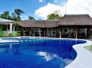 Quinta · 440m² · 4 Recámaras · 50 Estacionamientos · Casa de Campo con Huerto y Piscina en Venta. Tixkokob, Yucatán. Terreno 1.3 Hct.