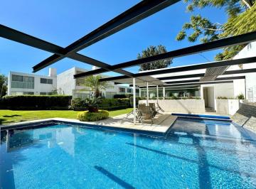 Casa de 4 habitaciones, Cuernavaca · Venta Casa en Chapultepec Alberca Gimnasio Seguridad 24/7